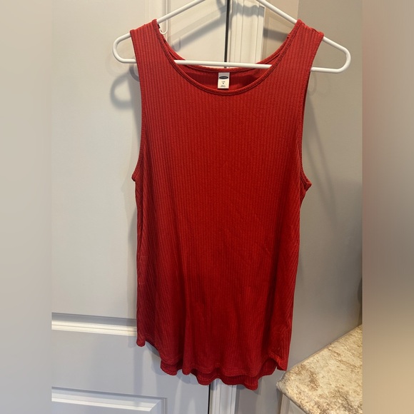 Women’s Old Navy Ribbed Tank Top Medium Dark Red - Picture 2 of 10
